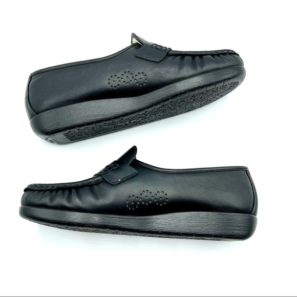 SAS Classic Black Slip On - Picture 4 of 11